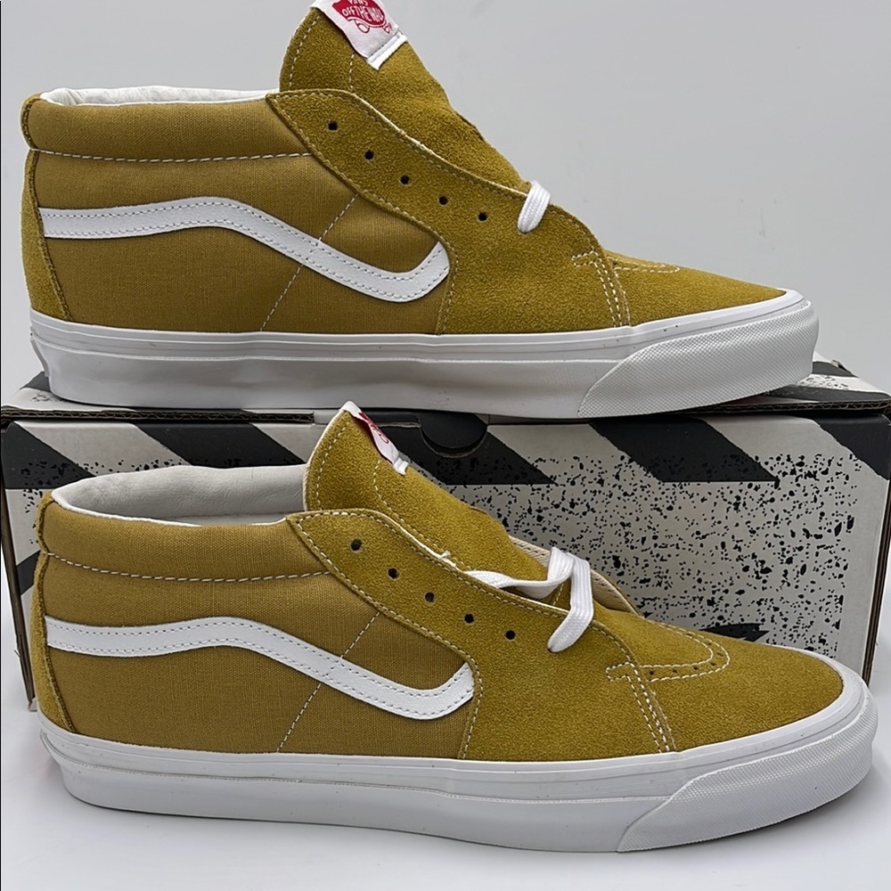 Vans Men’s Mustard High-Top 0g Sk8-Mid Lx
Suede/Canvas Tobacco/White
VN0A4BVCN2X